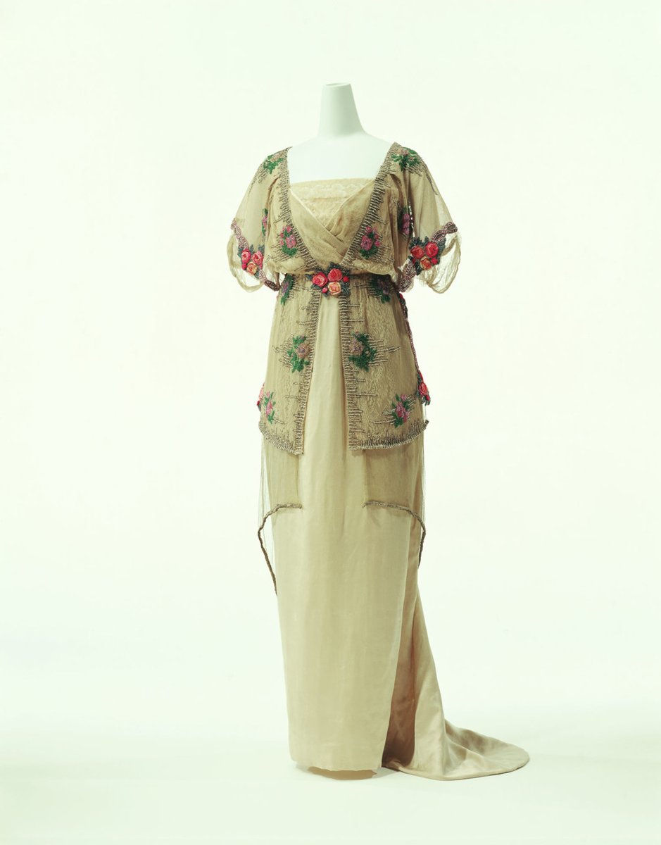 When I'm holding a seance, I'll wear this number by #Poiret, all the time. #frockingfabulous #fashionhistory of 1910-11, via Kyoto Costume Institute.