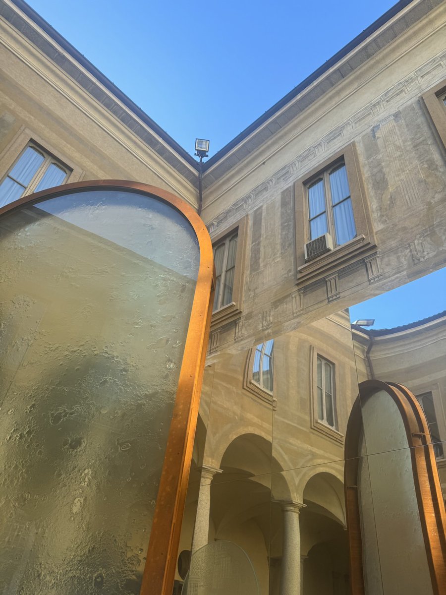 SansiriPLC's tweet image. #Milandesignweek2024 Lasvit แบรนด์ผลิตงานแก้วฝีมือระดับโลก🍸 เป็นแบรนด์ที่เคยร่วมกับแสนสิริสร้างสรรค์แชนเดอเลียร์ที่ The Monument ThongLor จัด Exhibition💡 แบบที่คำนึงถึงสิ่งแวดล้อมด้วยการใช้วัสดุที่ย่อยสลายได้ง่ายเป็นองค์ประกอบของงาน✨