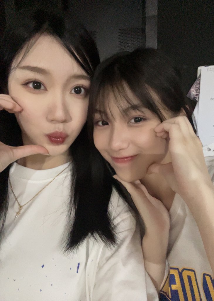 L_MarshaJKT48's tweet photo. Happy birthday Michieee sayang 🥰✨🫶 https://t.co/qEql8yf3Np