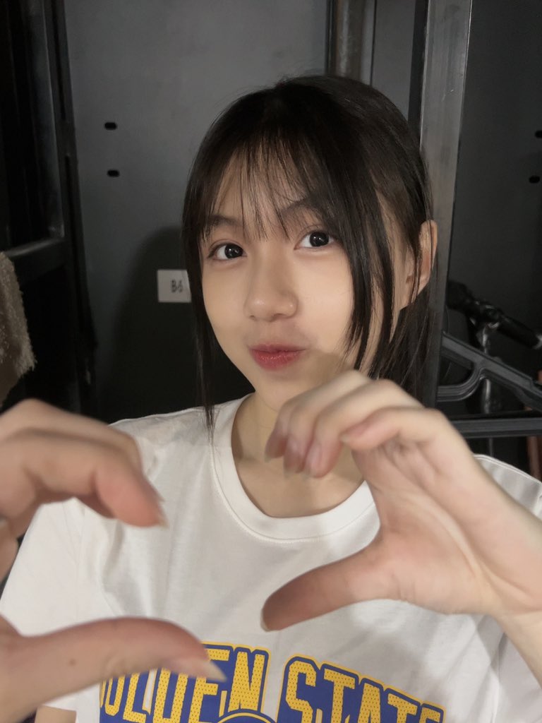 L_MarshaJKT48's tweet photo. Happy birthday Michieee sayang 🥰✨🫶 https://t.co/qEql8yf3Np