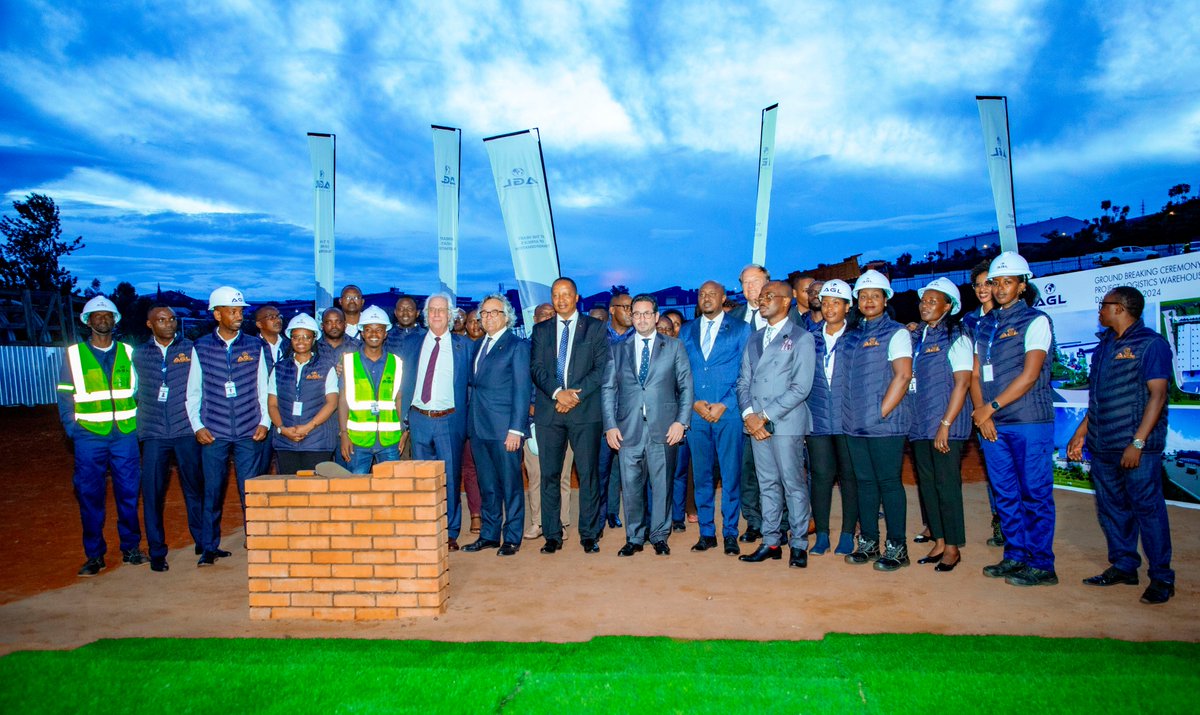 AGLgroup_'s tweet photo. 🌟 Paving the path for Rwanda's future! 

On April 15, 2024, AGL Rwanda breaks ground on the extension of its logistics warehouse at KSEZ (Kigali Special Economic Zone), marking a significant milestone in our commitment to Rwanda's economic development. 🏗️

#AGL #extension https://t.co/5yCRk6ZqJN