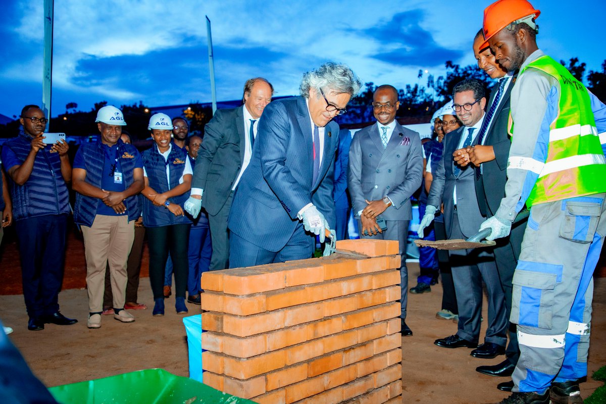 AGLgroup_'s tweet photo. 🌟 Paving the path for Rwanda's future! 

On April 15, 2024, AGL Rwanda breaks ground on the extension of its logistics warehouse at KSEZ (Kigali Special Economic Zone), marking a significant milestone in our commitment to Rwanda's economic development. 🏗️

#AGL #extension https://t.co/5yCRk6ZqJN