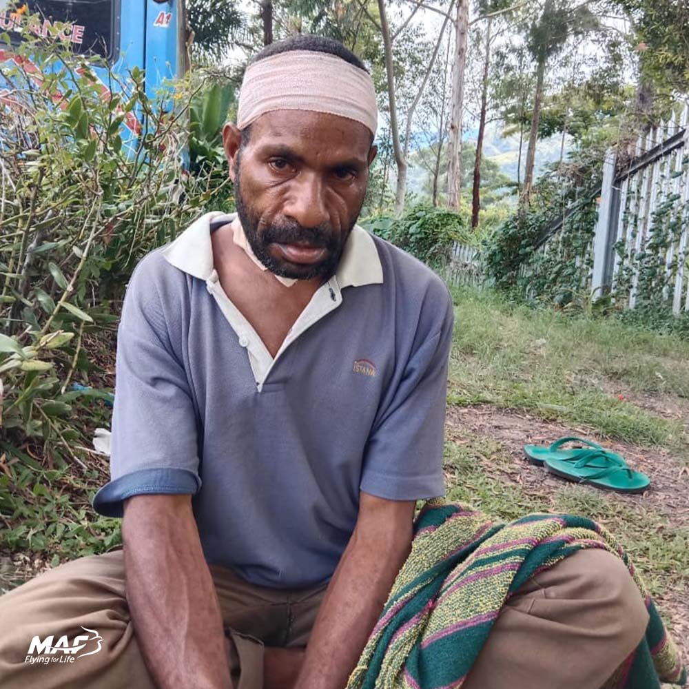 ‘I was a dead man, but you saved my life.’ John from Simbu Province in #PNG is recovering thanks to a #MAF #medevac . 2 months ago in a brutal knife attack, robbers left him for dead after stealing his belongings. Read his incredible story: maf-uk.pulse.ly/byxgou0pu7 #MedevacMonday