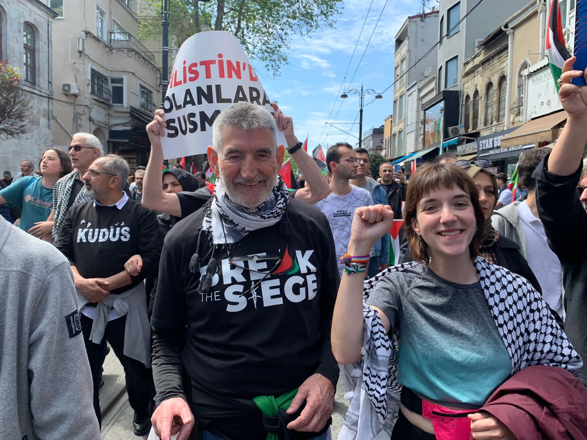 LADESBANDA's tweet photo. Tercera crónica de nuestro compañero Manolo García Morales. 
✒️ Las crónicas de Manolo Teniente.
Estambul domingo 21 de abril de 2024
FLOTILLA DE LA LIBERTAD 🇵🇸

https://t.co/dOV1Mo04Dd https://t.co/nYPD1bSS42