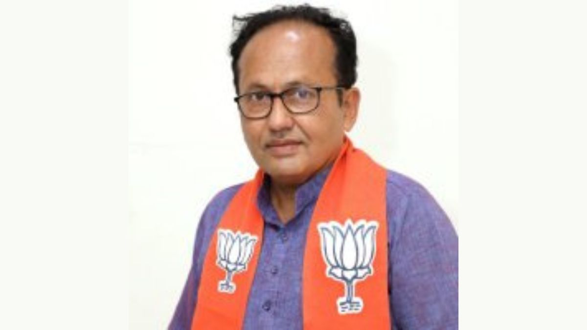 #Gujarat The BJP's inaugural Lok Sabha seat in 2024 hails from Surat, Gujarat. Mukesh Dalal, the BJP candidate, emerges unchallenged as the final BSP candidate among eight contenders who withdrew their nominations for the Surat seat. @NewIndianXpress