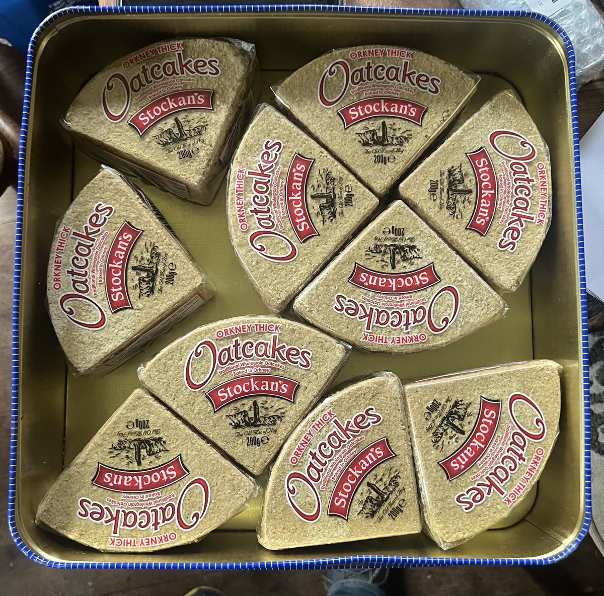 robinhouston's tweet image. Has anyone studied the optimal packing of quarter-discs into a square? @StockansOatcake