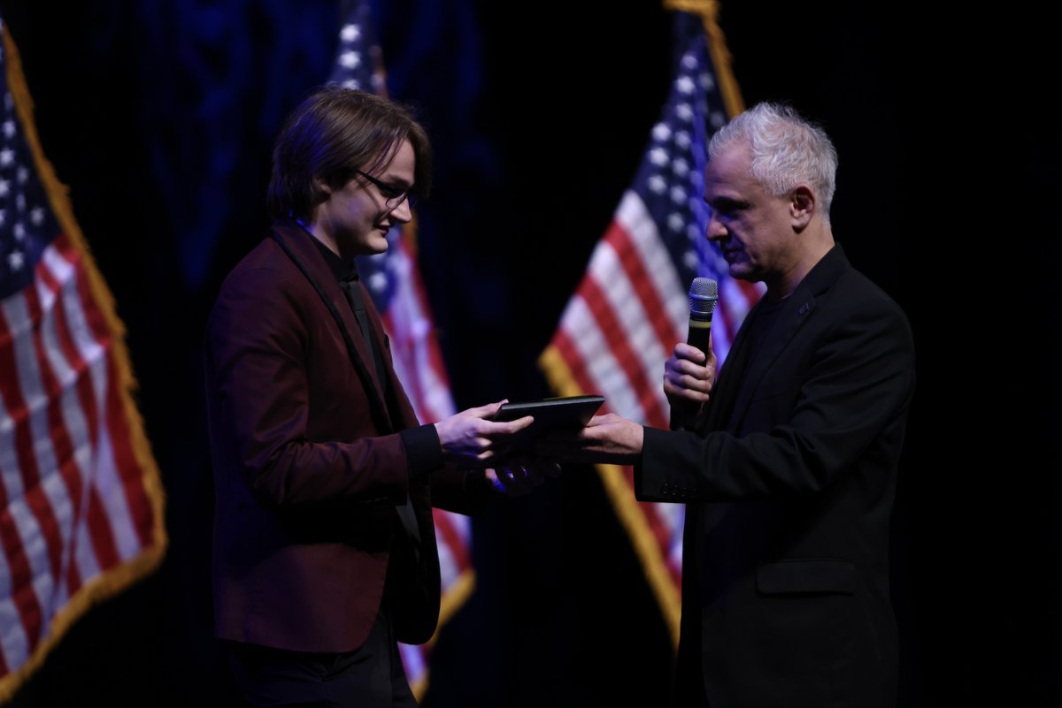 .@PeterBoghossian presents Maverick Marley of Pensacola, FL with the 'Best Steelman Award' at the 2024 Incubate Debate National Championship.