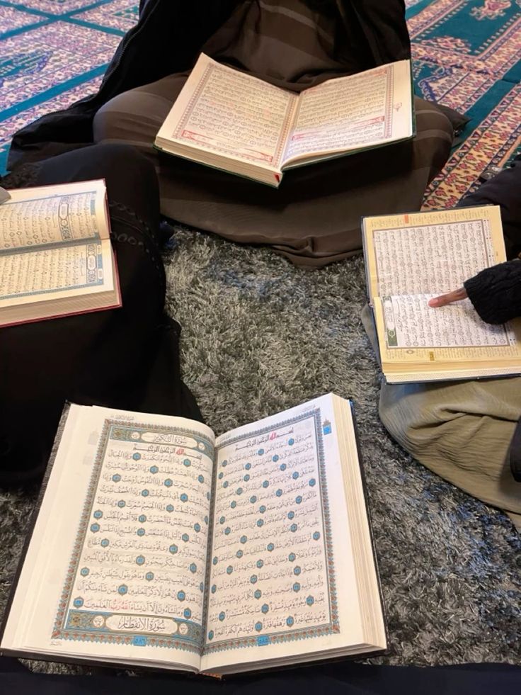 I memorized the entire Quran in 4 years. Here's 10 things you should do to boost your Quran memorization by 50%. ( a thread 🧵 )