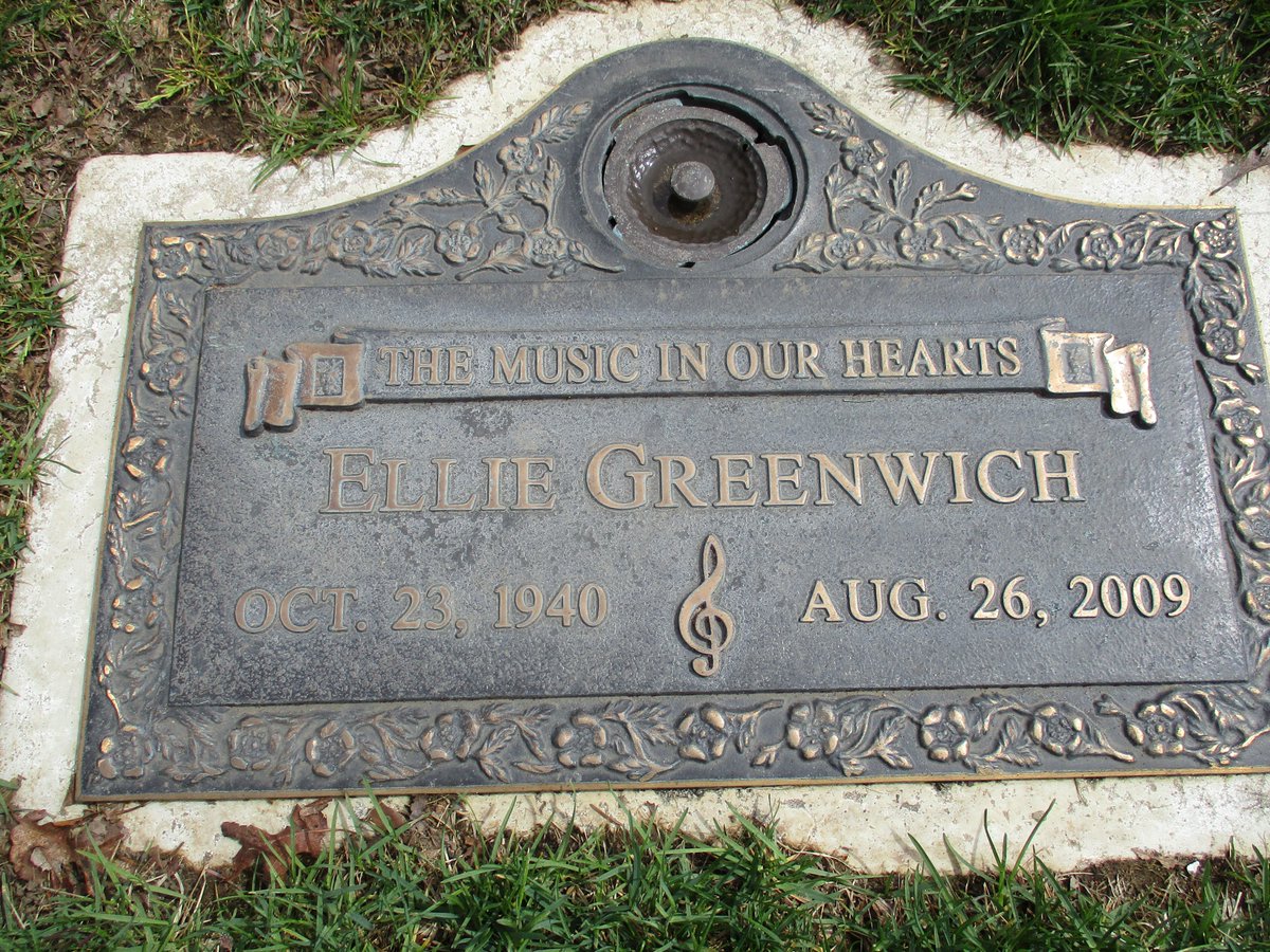I visited the grave of songwriter Ellie Greenwich #PinelawnCemter  #BEMyBaby #LeaderOfThePack