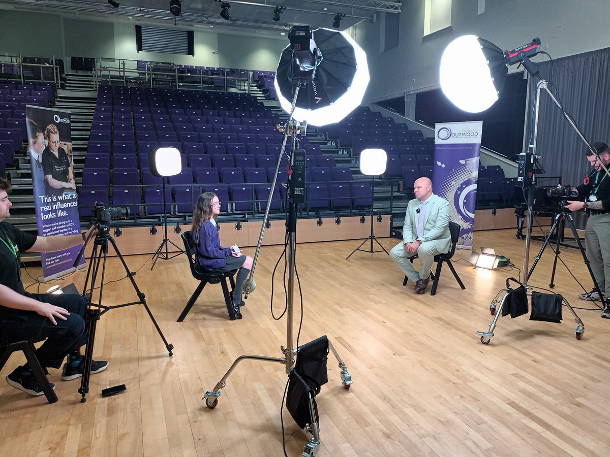 Who looks more nervous - our CEO @wilson_ld, or our brilliant student interviewer? 😆📽️ We loved filming this video and can't wait to share it with the #OutwoodFamily 💜 #behindthescenes #bts #asktheceo