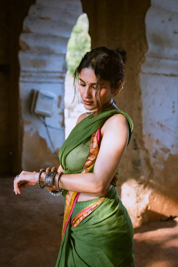 GLwfZkNWYAA8y5W?format=jpg&name=900x900