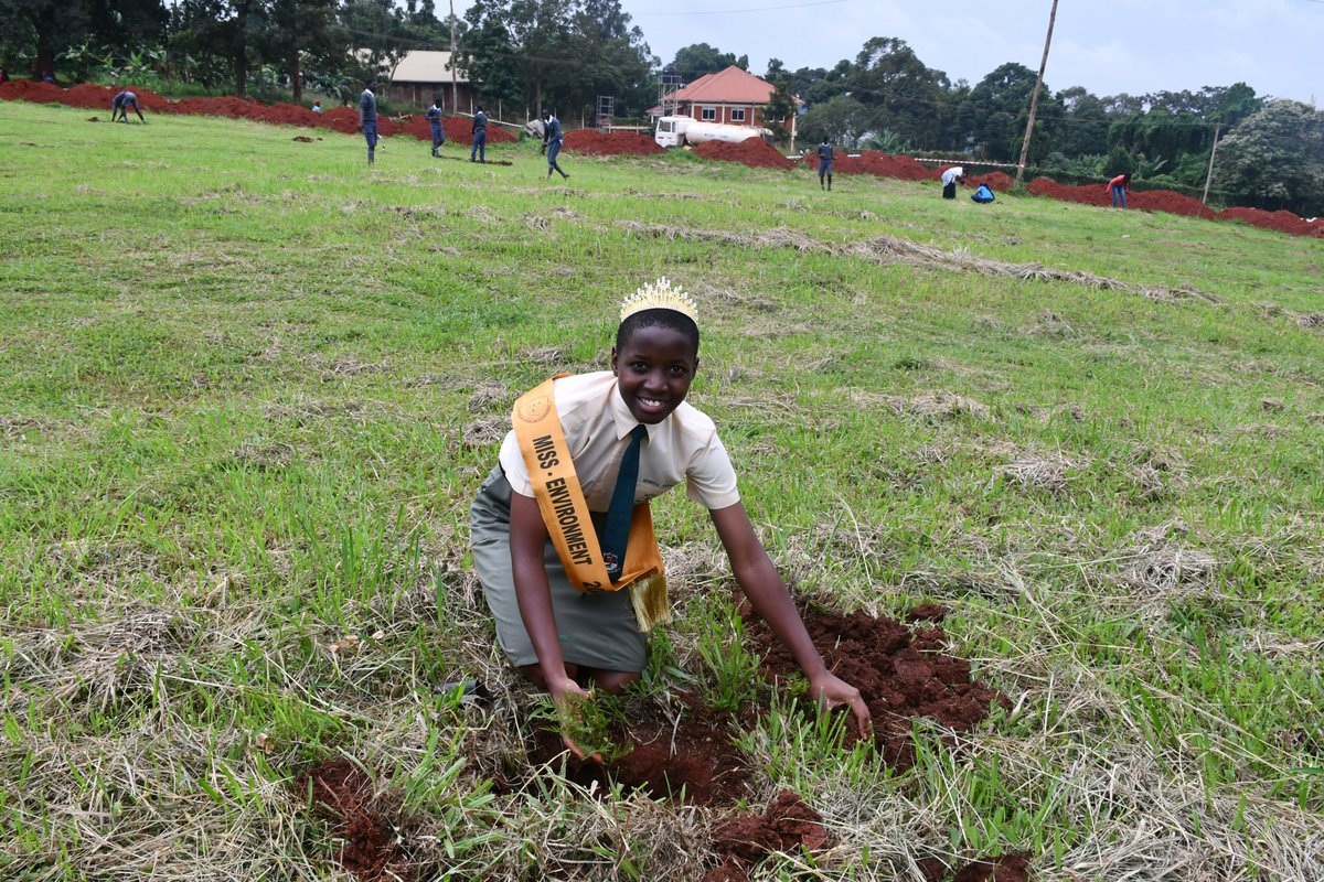 @WildlifeClubsUg Mr.and Miss environment Rayyan and Musimenta plant fruit trees in Celebration of Earth Day 2024 @MTWAUganda @RailwaymuseumUg @rusoketaddeo @Ssesangahamuza2 @ugwildlife