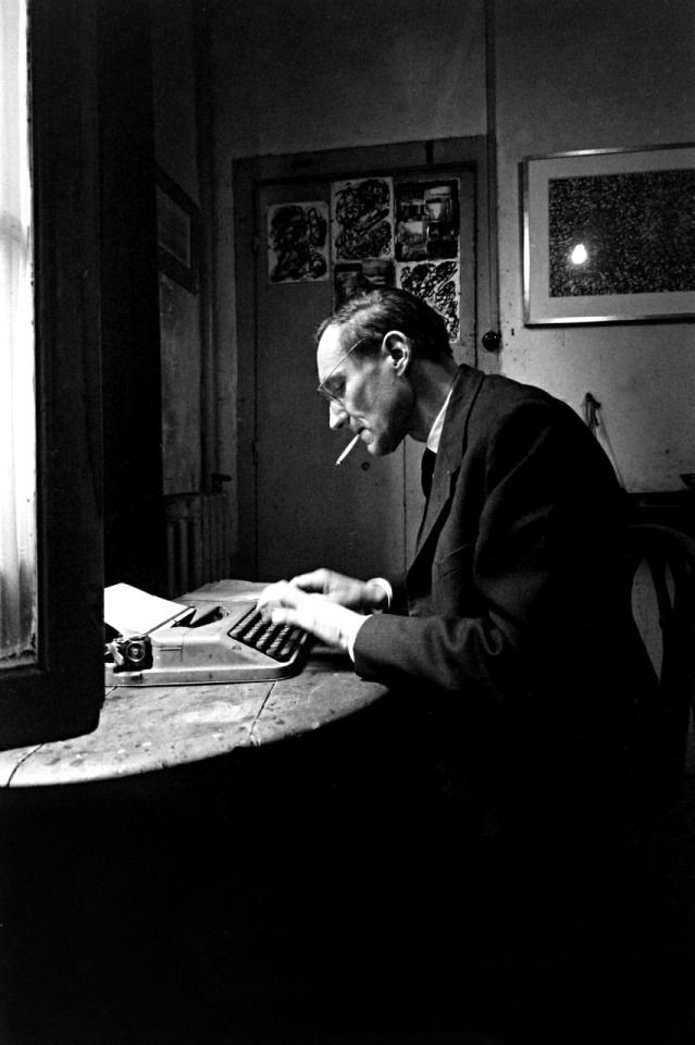 Fparrhesia's tweet photo. "Deli dedikleri, etrafında neler döndüğünü çözmeye başlamış bir insandır. Hepsi bu.."

—William S. Burroughs https://t.co/35ImeiYC79