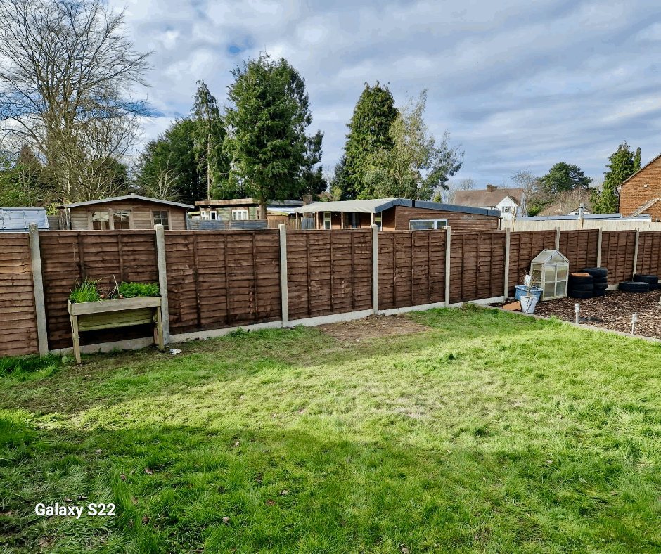 Overlap panels on concrete posts and concrete gravel boards ~ for our client in Warlingham 🏡 

#fencingcontractor #fencingcontractors #domesticfencing #southlondonfencing #fencinginstallation  #caterham #warlingham #woldingham #oxted #sanderstead #kenley #croydon