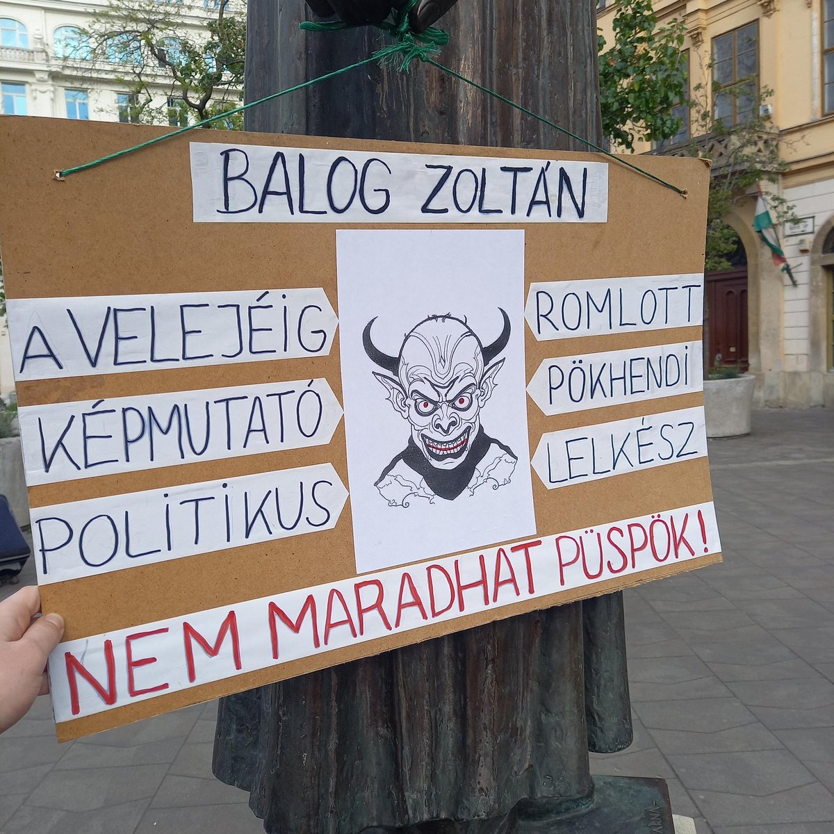 Mindeközben a Kálvin téren!
Közbeszerezve!