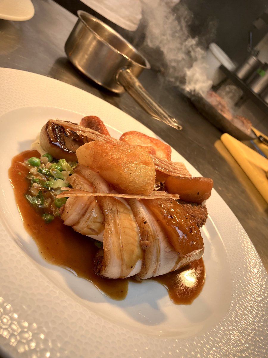 Roast pork yesterday. Had to do fancy thin crackling because Ollie’s oven turned my lovingly scored skin into what resembled a small lump of liquorice! Black pudding stuffing, wicked, hearts, kidneys, black pudding and onions minced up together👌. Caramelised apples, roasties.