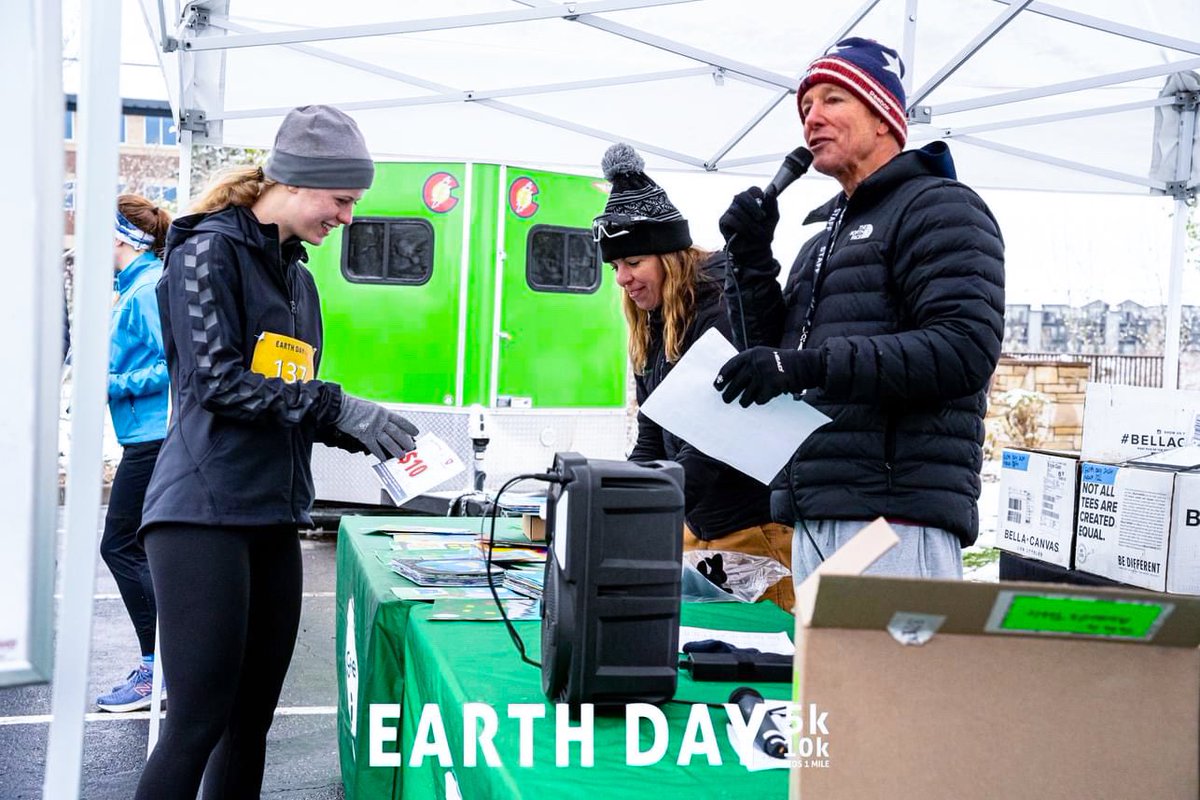 TomMustin's tweet image. Nothing like emceeing the Earth Day 5k/10k in a snow storm! Had a lot of fun with 300 fellow die hards. All proceeds benefited @ThompsonR2J Schools. Special thanks to Lisa Sinclair and @greeneventsco for putting on a great event. #springincolorado @CityofLoveland 
#run