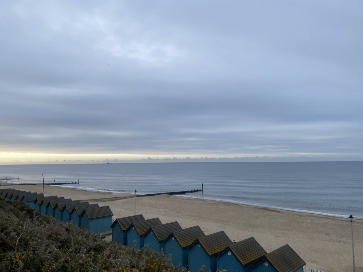 #EarthDay #Yoga #MentalHealth #Wellbeing. Invigorating 7am yoga class on the beach with the brilliant @SilentYogaUk, followed by a chat with @Mattjohnsons about Mental Health Advocacy, synchronicity and serendipitous encounters.