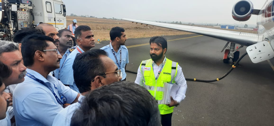 ARFF staff at #Belagavi Airport undergone familiarization on Embraer E145 type aircraft which is being operated to various destinations from Belagavi by Star Air as a part Fire Service week. #BelagaviAirport #AAI @AAI_Official @AAIRHQSR @MoCA_GoI