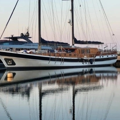 yachtboutique1's tweet photo. 2024 Luxury #family #cruises private #Yacht Charter Italy pr by the #cabin by #Yacht Boutique #Gulet Schooner #Sailing Cruises Italy with #MotorSailer Elianora & gulet Victoria. #Guletcharter Italy & France #yachtcharter #Yacht #yachtholiday #boatrental #cruise #boatrental #2024 https://t.co/DGx3R45GS8