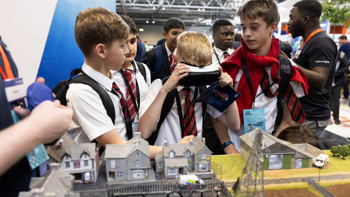 Celebrate #EarthDay with The Big Bang Fair! Explore STEM careers in environmental sustainability at the UK's biggest celebration of STEM for young people. Join us on 19 to 21 June in Birmingham at the NEC. Discover more and book free tickets: bit.ly/3COBQ1R