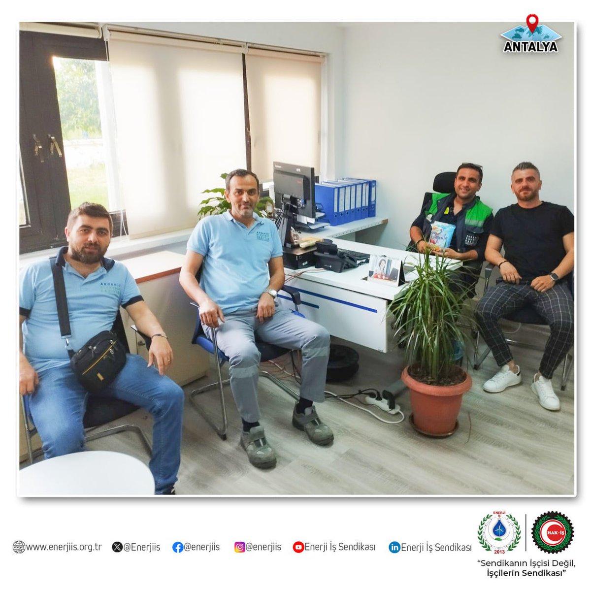 Enerjiis's tweet photo. Genel Merkez Teşkilatımız tarafından Akdeniz Elektrik Dağıtım A.Ş. Antalya kayıp kaçak ekibine ziyarette bulunulup, değerli üyelerimize sendikal faaliyetler hakkında bilgilendirmeler yapıldı.

Akdeniz Elektrik Dağıtım A.Ş. bünyesindeki üyelerimize, misafirperverliklerinden ötürü teşekkürlerimizi sunuyor, çalışmalarında muvaffakiyetler diliyoruz.

@hakiskonf @AEDASKurumsal