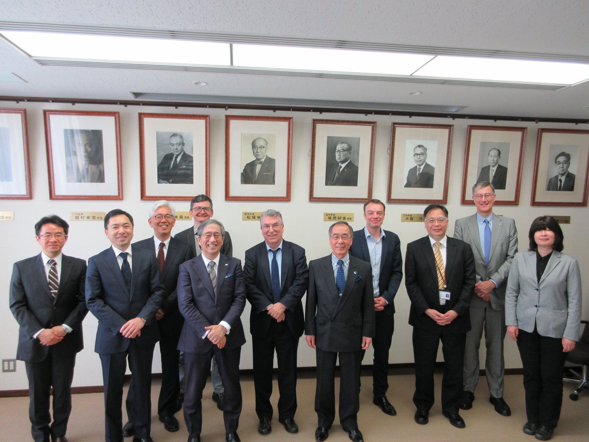 CNRSinJapan's tweet photo. 🇫🇷🇯🇵Today fruitful meeting between Governance @NagoyaUniv_info #THERS and Director @CNRSbiologie about our excellent collaboration on #Glycobiology managed by @GuerardelY #UGSF @univ_lille and Hiromune Ando & Kenji Kadomatsu @NagoyaUniv_info with bright prospects for development https://t.co/llCOLBrs1E
