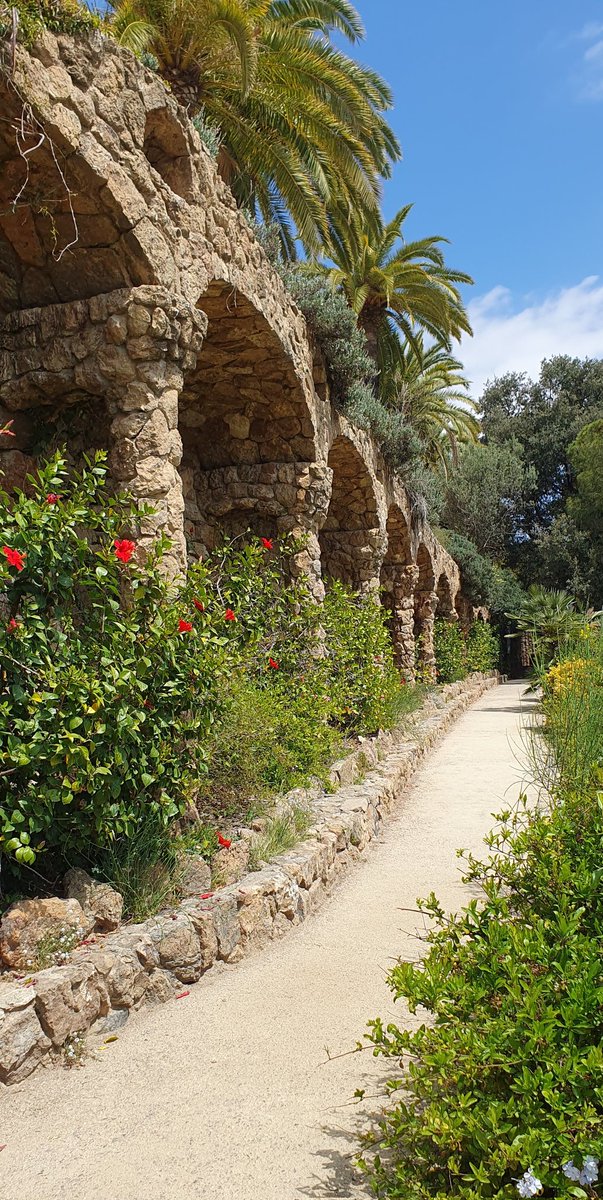 Hello! @saga_travel_uk Spirit of Discovery was in Barcelona yesterday.🇪🇸 I had a lovely day on the ships tour titled Spanish Arts and Park Güell🚢⚓️ The park was declared a UNESCO World Heritage Site under 'Works of Antoni Gaudi in 1984. #Ad