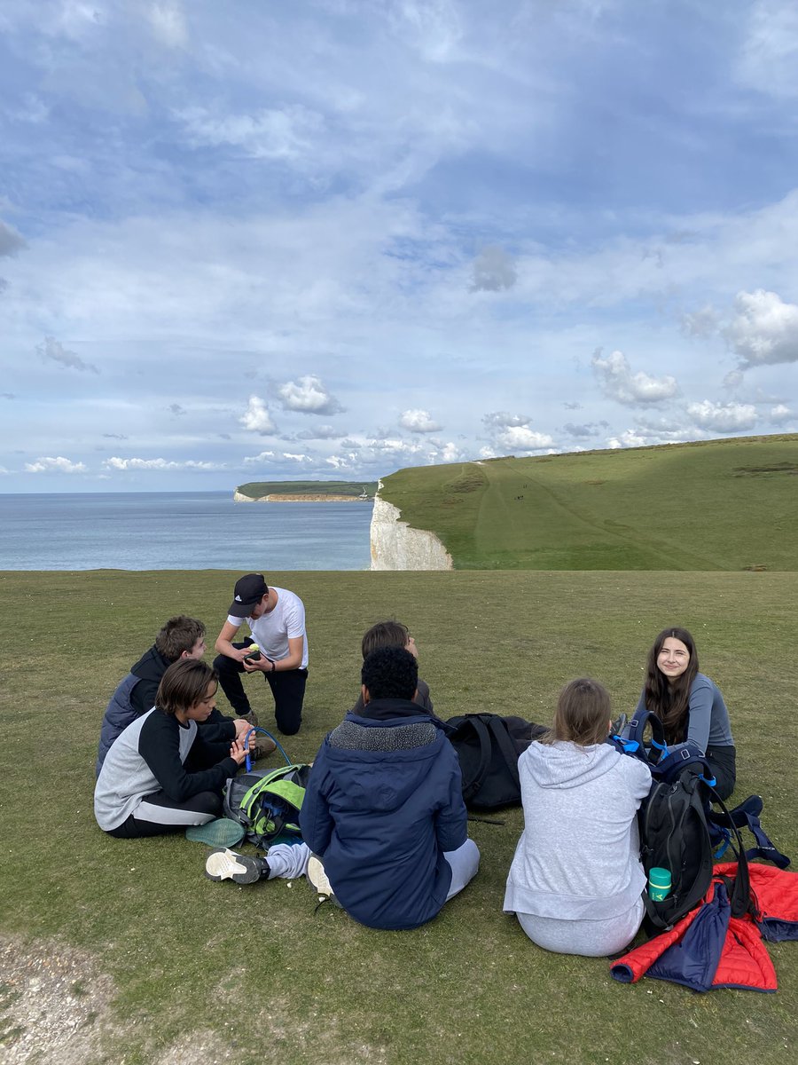 🥾: We have made it to the half way mark at Brass Point! 1.6km to go until our second checkpoint and a well-deserved lunch break.