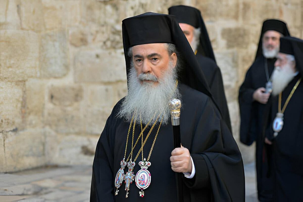 Today, the largest church with properties and churches inside occupied Jerusalem, the Orthodox Patriarchate of the Romans, led by Patriarch Theophilus III, took an important, official, and courageous decision to stop any celebrations during Holy Week, Easter Saturday, and the