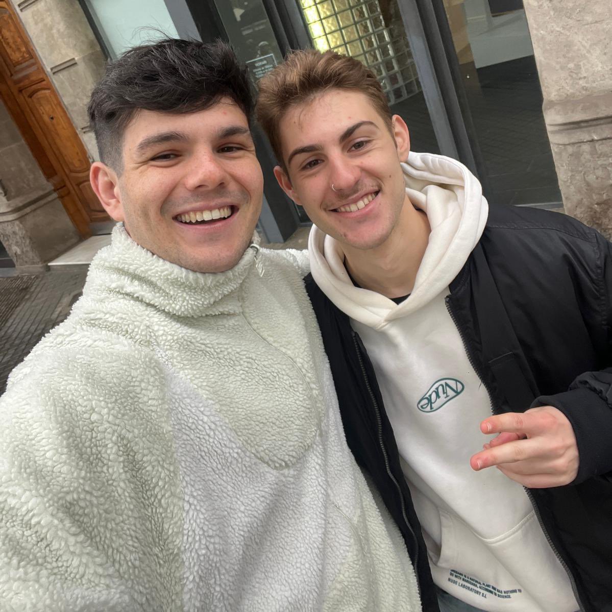 Reunión empresarial con el socio.

(me ha despedido)