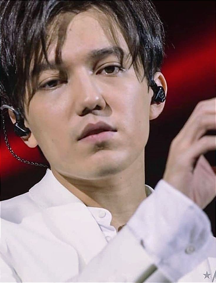 @Fanclub_phoenix Dimash is a unique performer with amazing charisma, great talent and diligence. His voice is a unique instrument and Dimash masterfully controls it.
#DimashConcertBudapest
#StrangerWorldTour
MUSIC OF LIFE