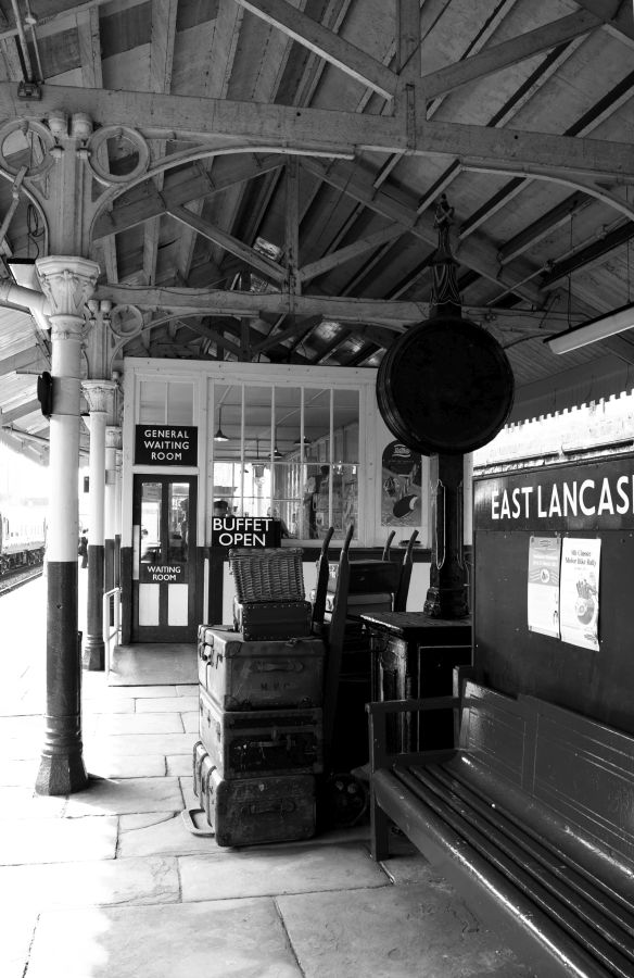 BURY 27-03-11.
East Lancashire Railway, on the platform in black and white.
#Bury #eastlancsrailway #Railways #blackandwhitephotrography #transport
