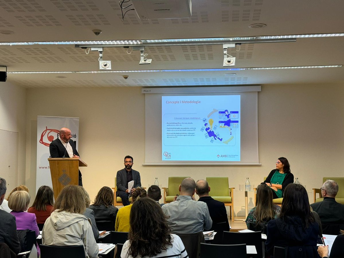 fpcatalunya's tweet photo. 👉L'Agència #FPCAT a la presentació de estudi “Els sectors econòmics emergents i la Formació Professional a la RMB, sector de les Industries Culturals i Creatives” 📊elaborat per #ObservatoriFP de @fundaciobcnfp https://t.co/gZI5r0YU1F