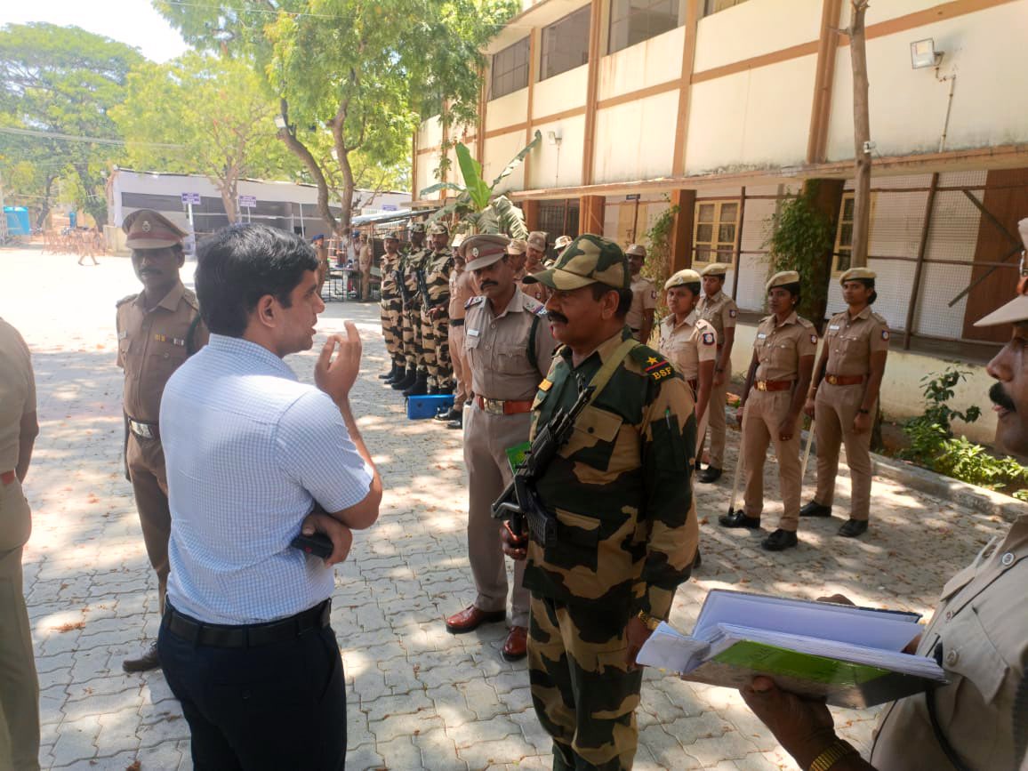 Greater Chennai Corporation (@chennaicorp) on Twitter photo The District Election Office ensures basic facilities for Army Police Officers at strong rooms and counting centers across Chennai. RO/RDC North, Katta Ravi Teja IAS, inspected the strong rooms, store rooms, control rooms, The District Election Office ensures basic facilities for Army Police Officers at strong rooms and counting centers across Chennai. RO/RDC North, Katta Ravi Teja IAS, inspected the strong rooms, store rooms, control rooms,