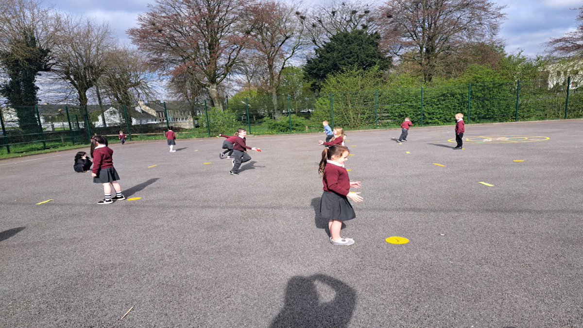 Tennis with Olwyn on our school yard today #seniorinfants @ActiveFlag