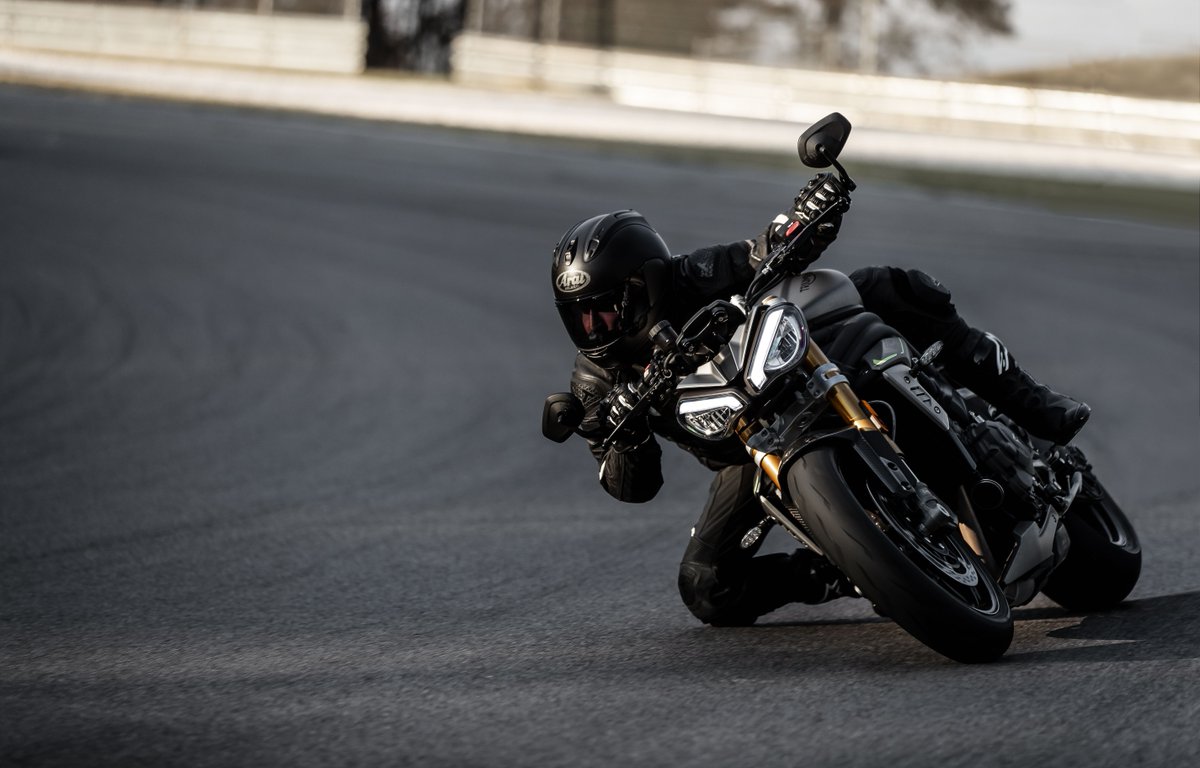 Have you heard the glorious, rich and raw soundtrack of the Speed Triple 1200 RS? 👂 Click the link to find out for yourself: bit.ly/49v4SUK 🔊 #TriumphMotorcycles #Fortheride #SpeedTriple1200 #Sportsbikes #sportsbikelife #Roadster