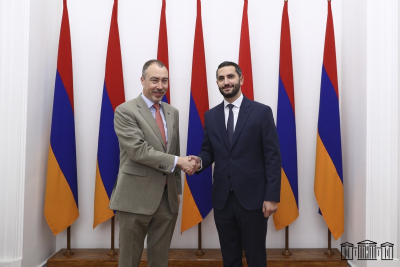 Against the background of the events in #Tavush, the #EU Special Rep. for the #SouthCaucasus T. #Klaar has arrived in Yerevan. He has already met with the Deputy Speaker of the Armenian Parliament R. Rubinyan. They discussed #Armenia-EU relations, as well as regional issues.