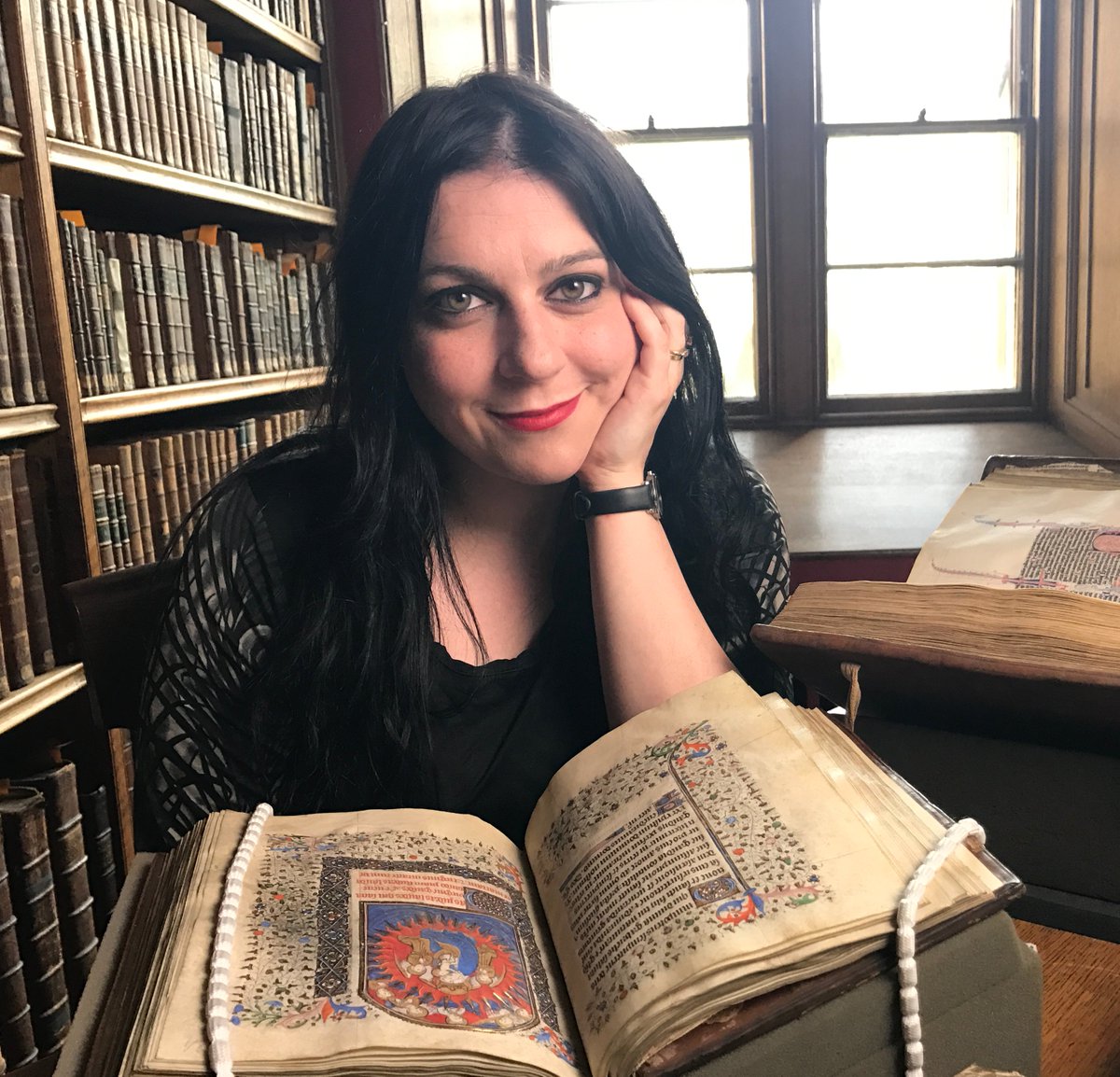 Catch up again with @DrJaninaRamirez when she spoke with @MarkMooseOwen, the editor of @PunchlineGlos, at #GlosHistFest24's Spring Weekend a few weeks ago. He gets the latest info on the Autumn Festival (Sat 7 - Sun 22 Sept) punchline-gloucester.com/articles/aanew…