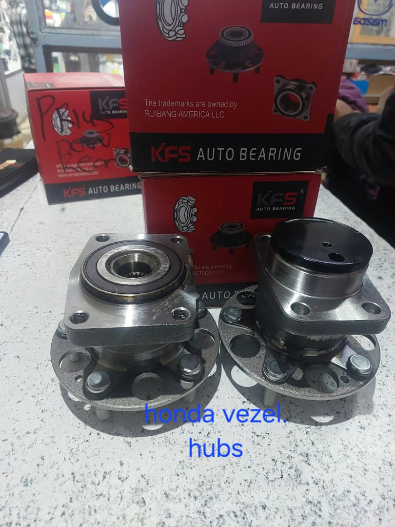 @daddyhope Honda vezel hubs available 4x2 nd 4x4 call or app ngoni 0772605473