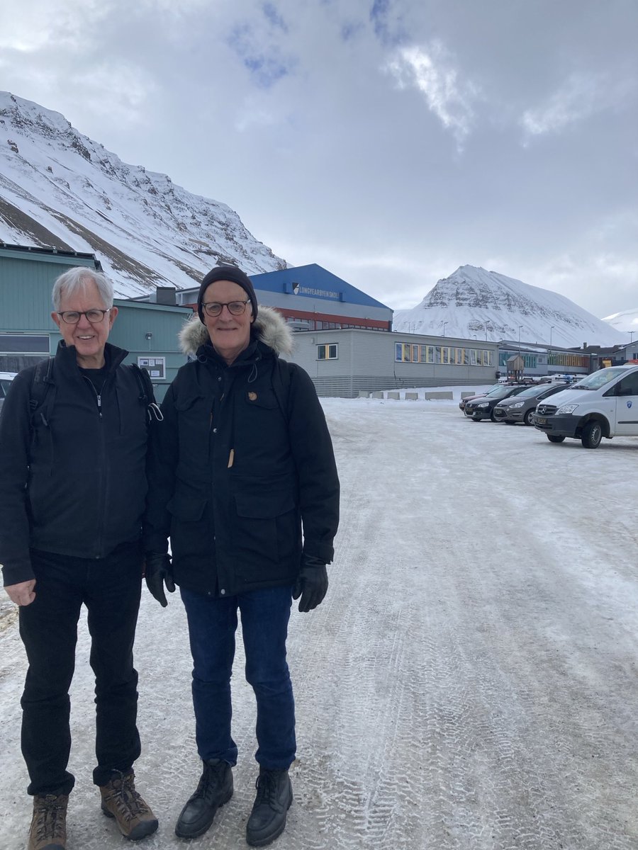 The most Northern school & library in the world. Thanks Longyearbyen in. ⁦@visitsvalbard⁩ for hosting my visit with ⁦@dennisshirley⁩ today. ⁦@DianeRavitch⁩ ⁦@pasi_sahlberg⁩ ⁦@PlayJouerCanada⁩ ⁦@K8LitCon⁩ ⁦@AvisGlaze⁩ ⁦@LucasLearn⁩