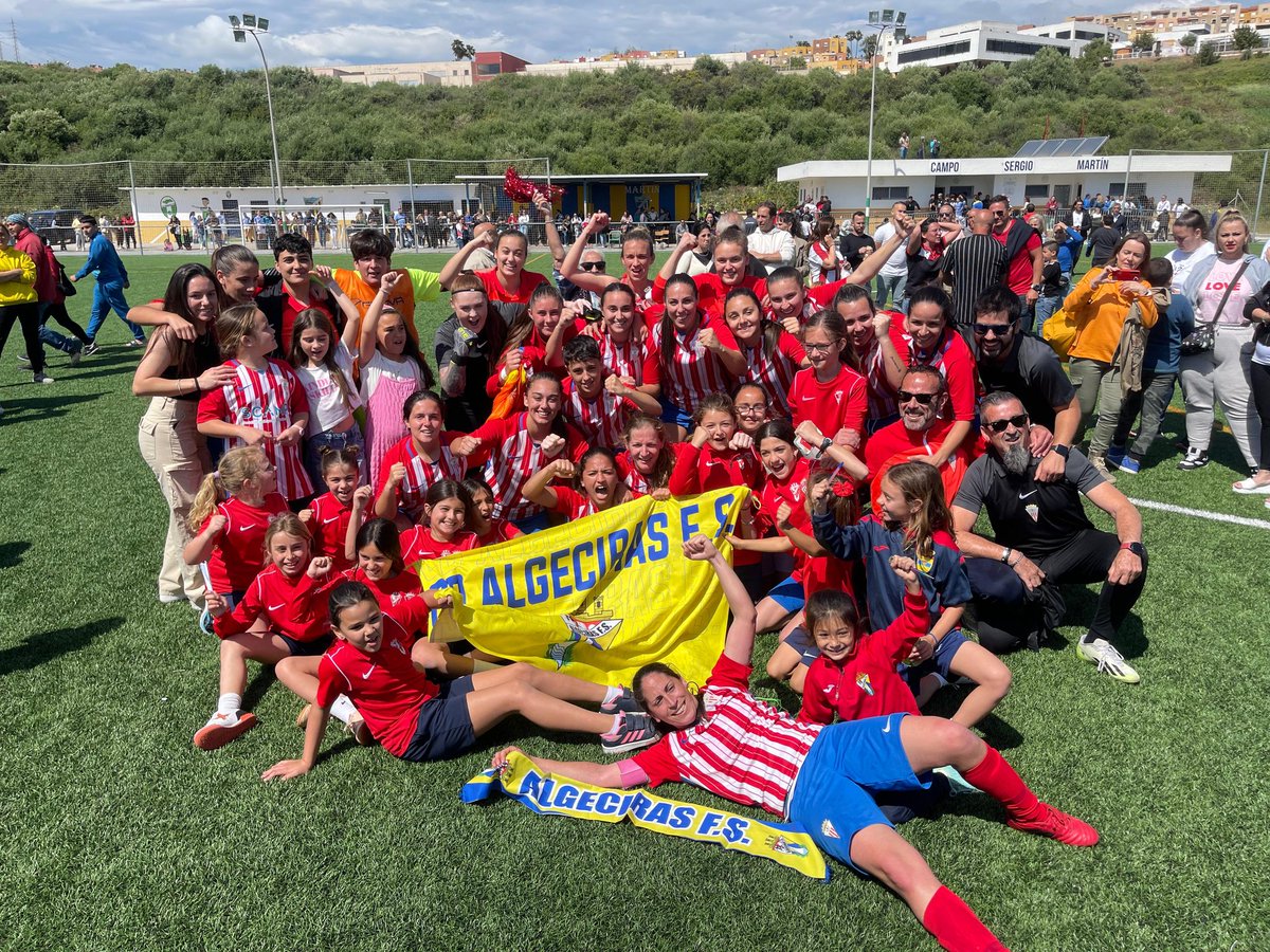 Nataliavallejoo's tweet photo. Se dice pronto... pero.... somos ¡¡¡¡¡¡CAMPEONAS DE LIGA!!!!!!♥️♥️♥️♥️♥️♥️♥️♥️♥️♥️♥️♥️ https://t.co/qQigHcGJPc
