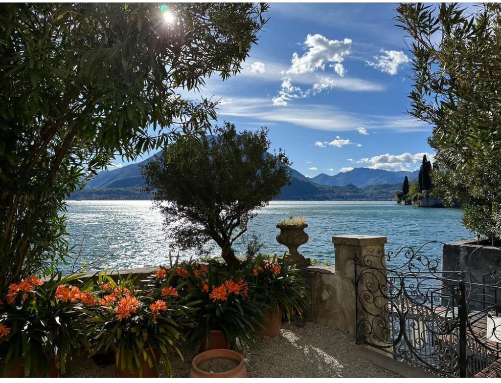 ACPRazzo's tweet image. Happy Earth Day from one of the most beautiful places on earth! Lago Como.♥️♥️♥️ Planet vs Plastics.