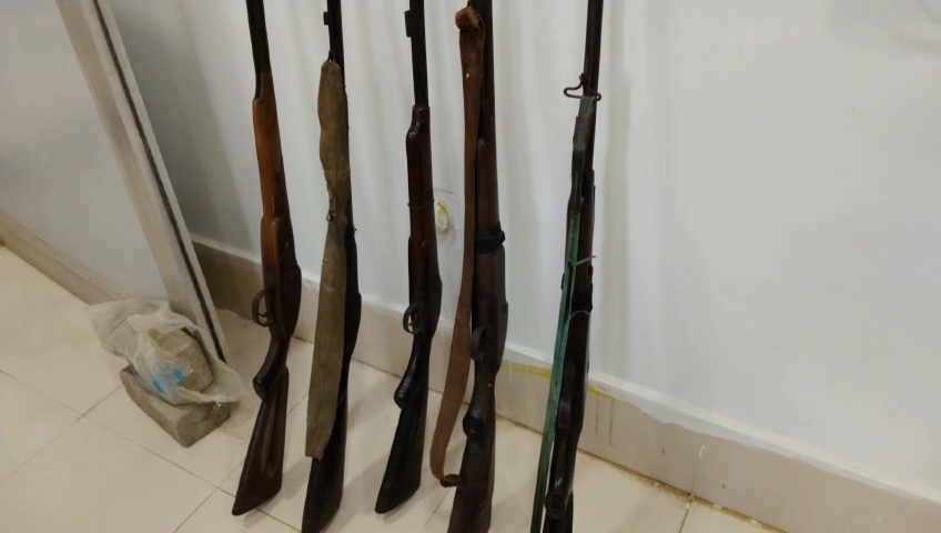 #Baliguda: Ganja worth around Rs 4 crore and 5 country-made guns seized from Irtiguda forest

#Kandhamal #Odisha