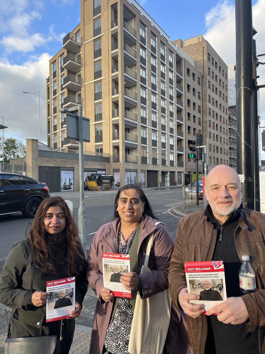 We've also been talking to our neighbours in every corner of our borough this weekend. On 2nd May, we cannot let the Tories drag our borough and our City back. Use all your votes for @SadiqKhan, @Guy__Williams and @LondonLabour (including our very own @jhowarduk!)