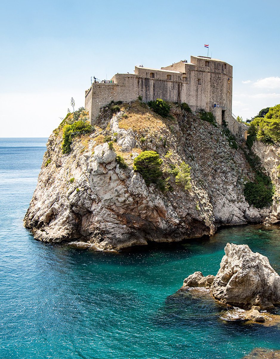 Dubrovnik enchants with its panoramic old town, crystal blue beaches, and lush island gardens adorned with peacocks. Rich in history, beauty, and culinary delights, it's an incredible destination.
#hambaumhlabatravel #explore #exoticdestinations #discover #placesofinterest