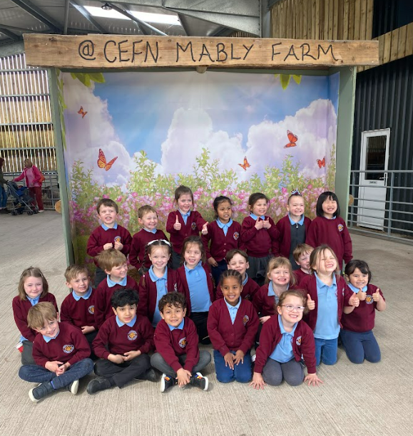 whitchurchprm's tweet image. RTM thoroughly enjoyed their trip to Cefn Mably Farm Park, in support of this term&apos;s Inquiry.  We learnt how to handle and feed some of the animals and took a train ride around the farm.  #WPSRec