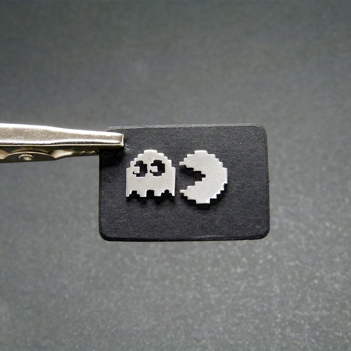 Símbolo de una época y de una forma de pensar... 

Un regalazo #friky para lucir todo el año, unos bonitos pendientes #Pacman 8 bits de plata 925

▶ bit.ly/3ykkM4w

#Hechoamano ✋ y con #envíogratis mundial 🌎, #handmade jewelry art work and global #freeShipping 🌎