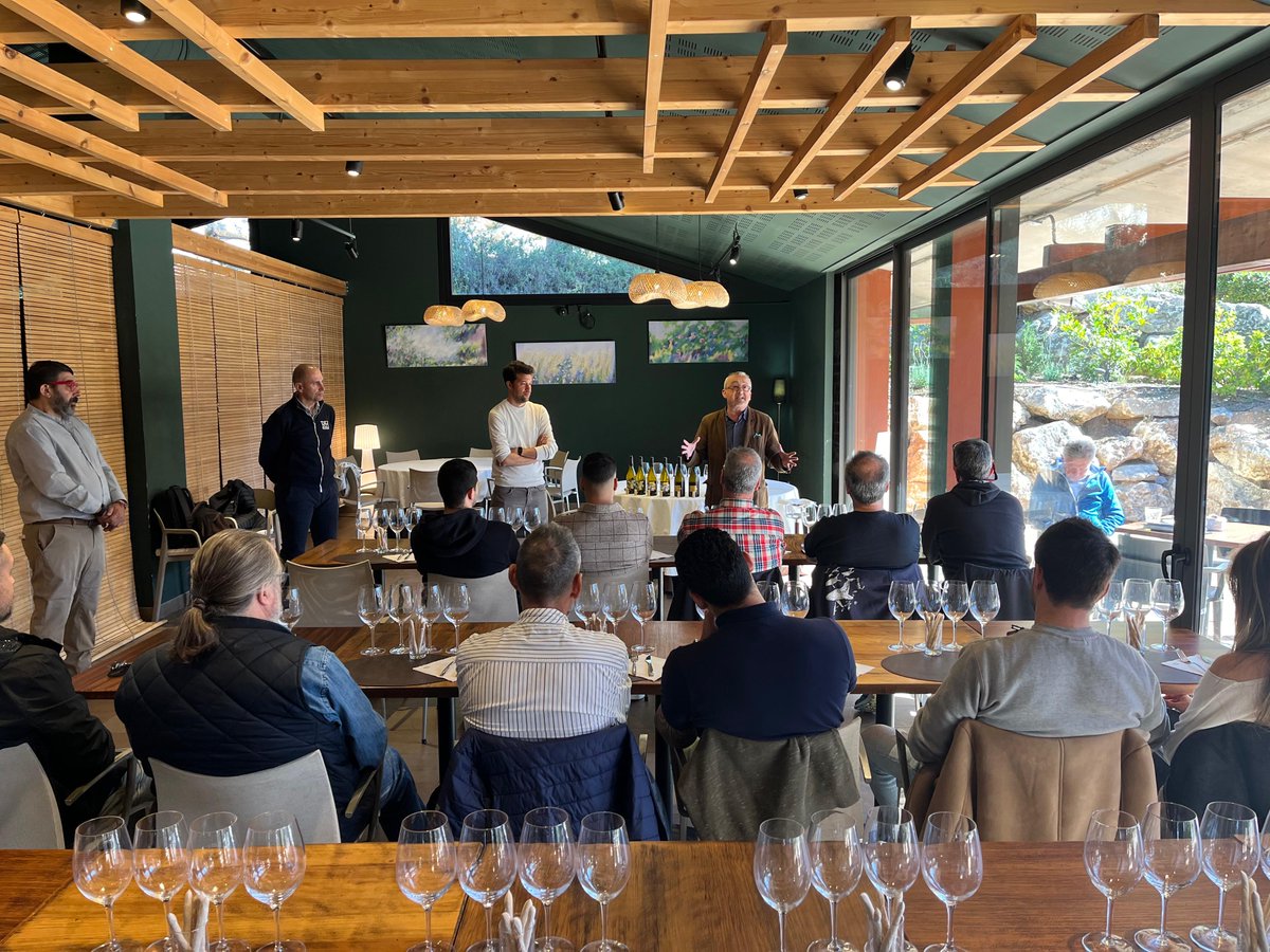 BegurEsAutentic's tweet photo. 🍴El primer dels actes per a la 🐟 25a Campanya Gastronòmica del Peix de Roca ha estat l'esmorzar - tast de vins #Perelada amb tots els restaurants participants a la campanya de 2024, al restaurant Ses Vinyes del Mas Ses Vinyes.
#Begur #PeixdeRoca #VisitBegur #gastronomia https://t.co/7O9kSychEE