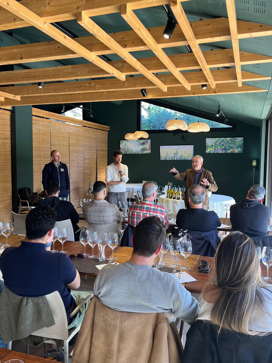 BegurEsAutentic's tweet photo. 🍴El primer dels actes per a la 🐟 25a Campanya Gastronòmica del Peix de Roca ha estat l'esmorzar - tast de vins #Perelada amb tots els restaurants participants a la campanya de 2024, al restaurant Ses Vinyes del Mas Ses Vinyes.
#Begur #PeixdeRoca #VisitBegur #gastronomia https://t.co/7O9kSychEE
